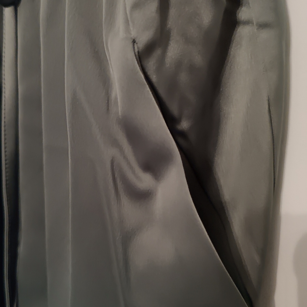 Satin olive green jumpsuit - Picture 4 of 6